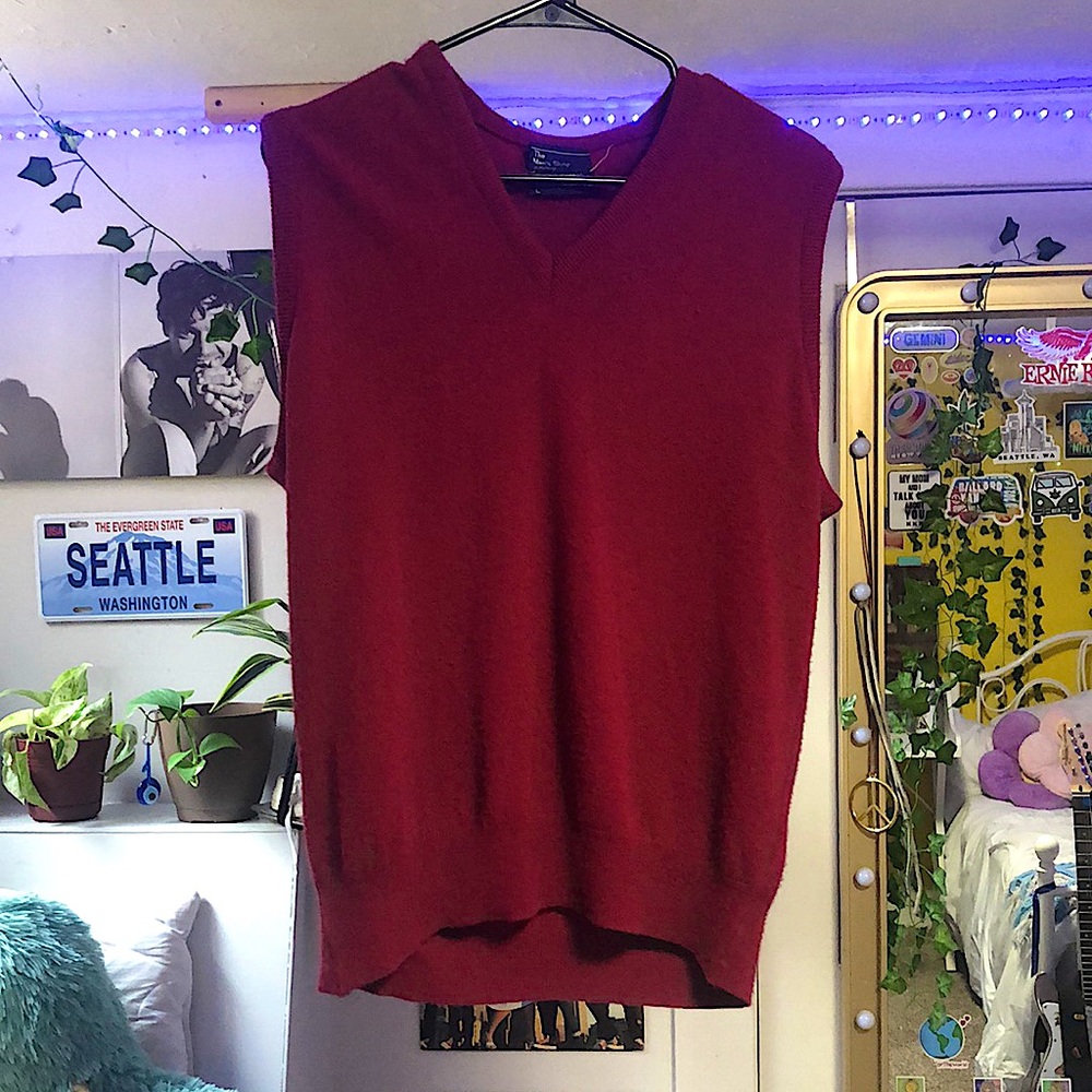 Jc penny, the mens shop, red, size large, sweater vest.